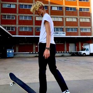 Meet your Posher, Deuce